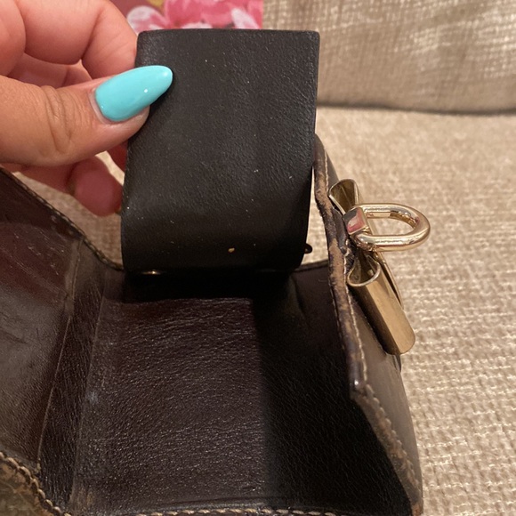 Authentic Gucci Card and key holder - Picture 8 of 14